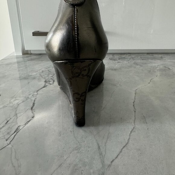 Gucci platinum wedges vintage size 6+ with Box, dusters and booklet Full Set - Picture 9 of 16